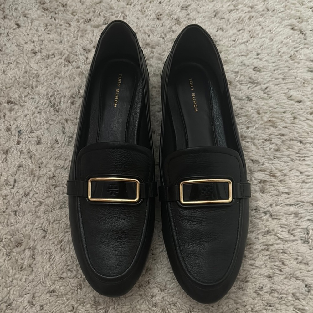 BRAND NEW NEVER WORN TORY BURCH LOAFERS